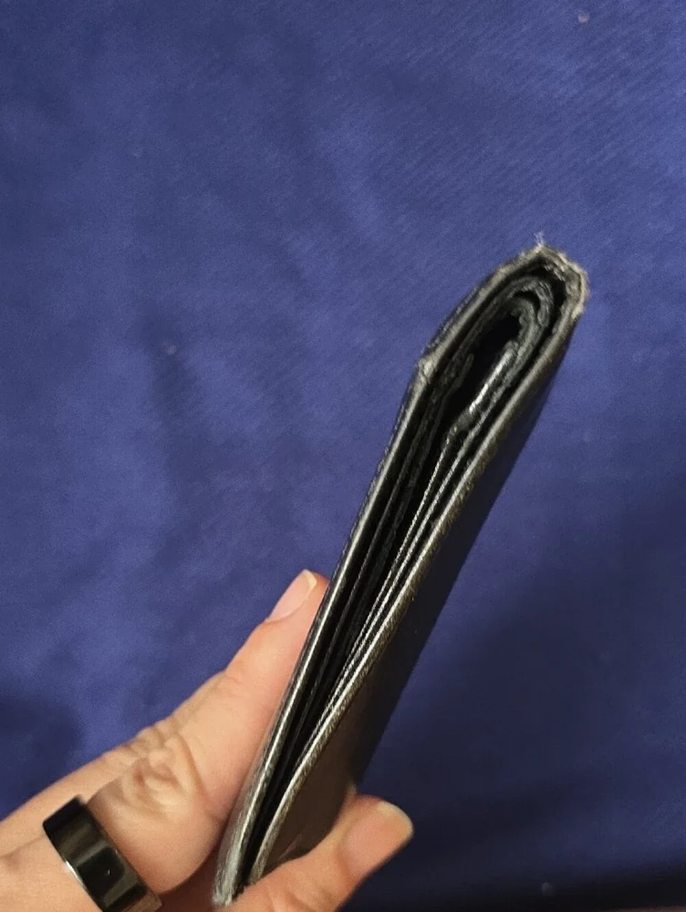 Gucci Black Leather Men's Wallet with Gold Interlocking G